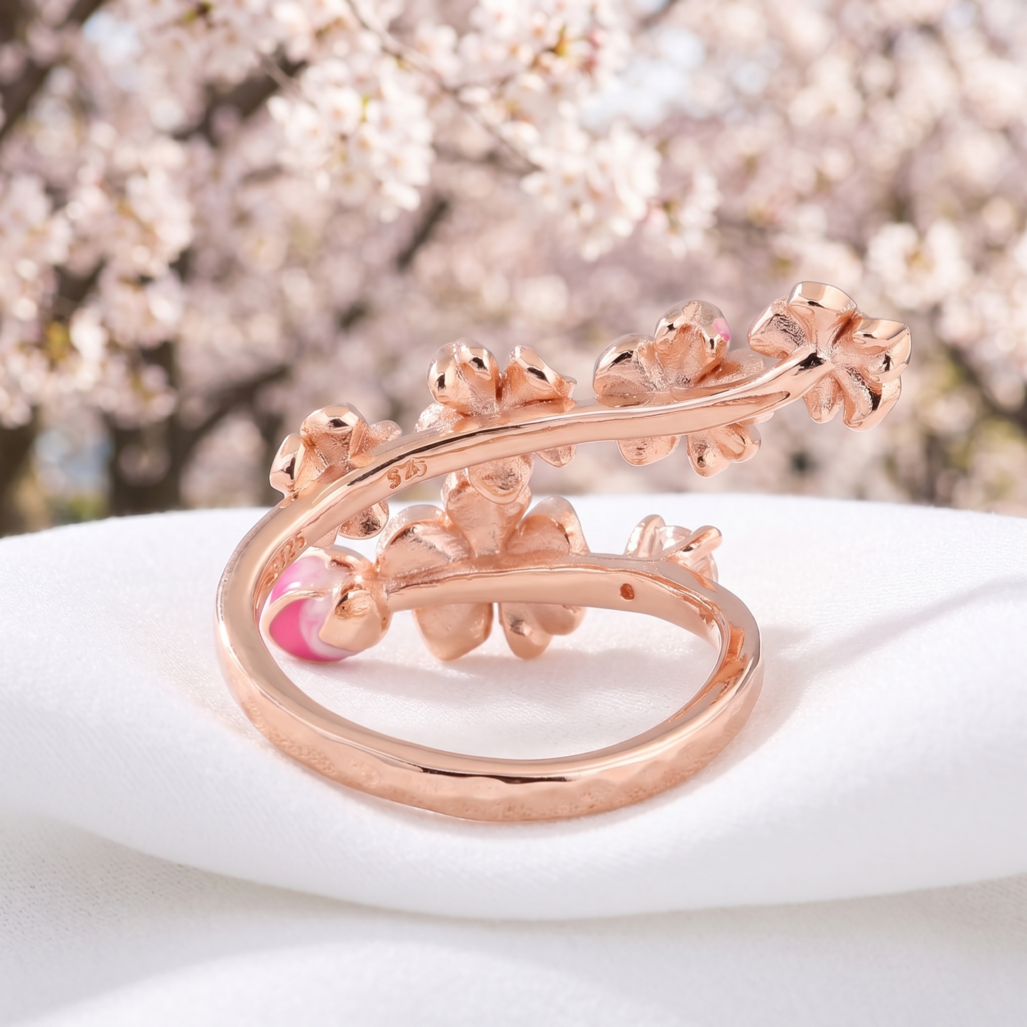 Lumévia Blossom Ring